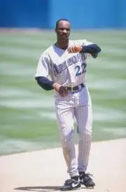 Outfielder Devon White of the Arizona Diamondbacks in action 1998 Old Photo 2