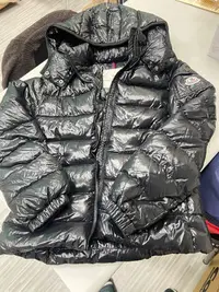 在飛比找Yahoo!奇摩拍賣優惠-moncler bady 羽絨衣