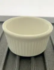 Ramekin 2 1/2 oz Fluted, Eggshell Tuxton Case with 48 pcs BEX-0252