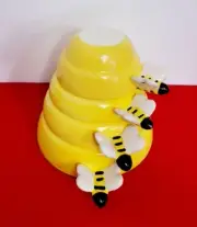 Beehive Measuring Cup Set Ceramic Yellow Honey Bee Stackable Nest Baking Kitchen