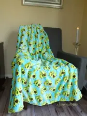 Cynthia Rowley Throw Blanket Plush Fleece Avocado Love Avocados Super Soft NWT