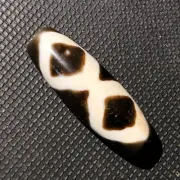 Magic Tibetan Old Agate King Kong 2Eye Cinnabar Totem dZi Bead 13*37mmC2047
