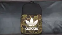 在飛比找Yahoo!奇摩拍賣優惠-POMELO柚 Adidas Trefoil Backpac