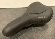 Selle Royal Saddle Comfort Lookin men's black Bike Seat Saddle 160 mm wide NWT