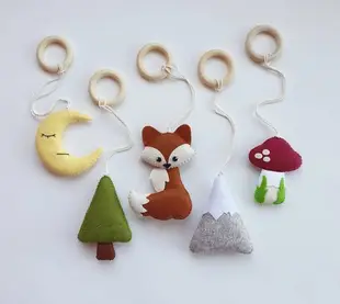 Woodland theme hanging Baby Gym Toys, woodland nursery decor, hanging animal toy