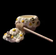 Blue Sky Clayworks Beehive Honeypot Jar W/Bees & Daisy’s and Wood Dipper