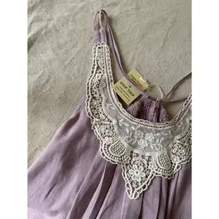 ❤小天使選物❤ CHIP TRIP 白色蕾絲領細肩帶紫色洋裝