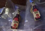 Lot of 2 MILLER LITE BEER Bottle Enamel PIN tie TAC Milwaukee Brewery 1 1/4 "