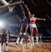 DE939 Wilt Chamberlain Lakers - Walt Bellamy Knicks 8x10 11x14 16x20 Photo