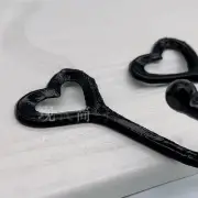 1pcs，4 pcs Heart Shaped Black Iron Shabby Chic Robe Coat Hooks, 12cm High