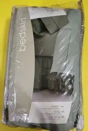 HOME by Target Bedskirt King Size 78" x 80" Sage Color