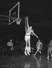 Al Bianchi Of The Syracuse Nationals Shoots 1960S Old Basketball Photo 29