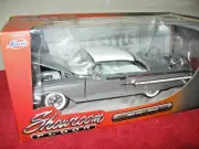 1960 CHEVY IMPALA 1:24 SHOWROOM JADA OPENING HOOD DOORS TRUNK, CONTINENTAL KIT
