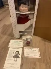Jennifer Sue - Cabbage Patch Kids - 1995 Porcelain Collector Doll - Birth Cert