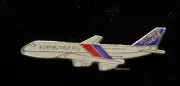 FLYING TIGERS WHITE 747 LOGO LAPEL HAT PIN UP B-747 PILOT FLIGHT CREW CARGO