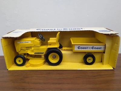 1/12 Ertl Toy Yellow Coast To Coast Lawn & Garden Tractor/Cart Set