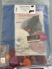 Common Threads Bijou Brooches Holiday/ Winter Woolfelt Kit Beads, Wool Balls