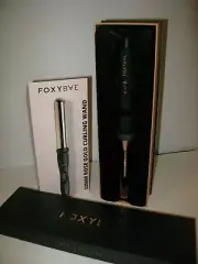 FoxyBae No Fox Given Wanderlux 32 mm Rose Gold Curling Wand. HASB-32-ROSE.