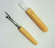 Seam Ripper (Small Blade) w/Safety Ball & Lint Brush (Cover)