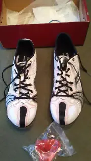 Saucony Endorphin MD women's running track spikes MISMATCHED L 9.5 R 9