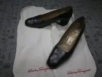 在飛比找Yahoo!奇摩拍賣優惠-義大利製 Salvatore Ferragamo 真皮粗跟鞋
