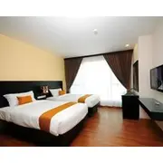 Boss Suites Nana Hotel