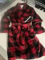 Komar Kids Youth Plush Robe- Flame Resistant, Size Medium (8), Black/Red