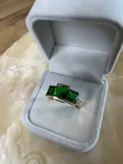 Vintage Jewellery Gold Ring 3 x Emerald White Sapphires Deco Design