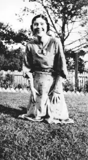 Bendigo Victoria 1935 A woman kneeling on a lawn Australia OLD PHOTO