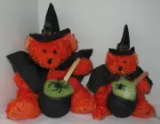 Russ Berrie orange glitter Halloween witch bear HOCUS with cauldron decoration