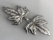 Leaf cloak clasp in silver metal sew on style