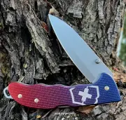 Swiss Army Knife Evoke Hunter Pro Alox Blue / Red Victorinox, 0.9415.D221, NIB