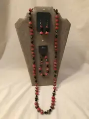 Handmade Vtg Dk Salmon & Blk Art Lucite & Blk Glass Beaded 3 Pc Necklace Set
