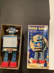 HORIKAWA VIDEO ROBOT with Box (Sold As Is ) Lights up not Moving)