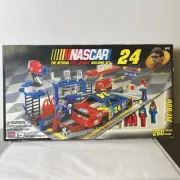 Mega Bloks 9915 NASCAR Jeff Gordon #24 Building Set 1999 BRAND NEW SEALED