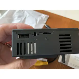 『全新品』【UC28C】 簡單微投影機 (AV IN版本) LED Projector 5V/2A