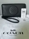 NWT Coach Dempsey Large Phone Tech Wallet Black Pebble Leather Zip Around C4111