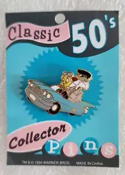 WARNER BROS/LOONEY TUNES SYLVESTER/TWEEDY BIRD in car ~ CLASSIC 50's VINTAGE PIN
