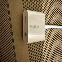 在飛比找蝦皮購物優惠-Belkin 3.5 mm Audio + Charge R