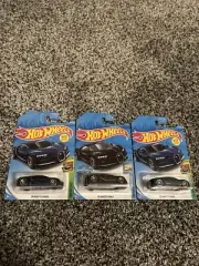 Hot Wheels Bugatti Chiron Set Of 3 Two Blue And One Black