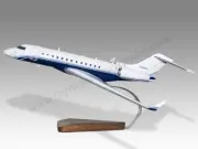 Bombardier Global 6000 Desk Wood Airplane New Model Small Scale 1/100