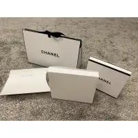 在飛比找蝦皮購物優惠-Chanel 香奈兒 三角紙盒 紙盒 派盒 山茶花紙盒