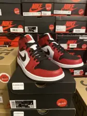 Nike Air Jordan 1 Mid Chicago Black Toe Retro Shoes 554725-069 GS Youth Size 4Y
