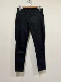在飛比找Yahoo!奇摩拍賣優惠-EMMA炭黑色牛仔褲 DL1961 kiito