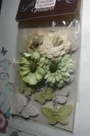 OASIS Adalyn Green & Cream Mix 4 Flowers 50-60mm & 12 Butterflies 26-58mm GTDR