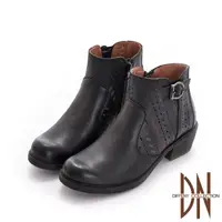 在飛比找momo購物網優惠-【DN】短靴_MIT擦色牛皮簍空雕花低跟短靴(黑)