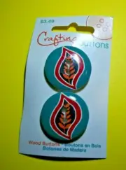 CRAFTING with BUTTONS 1" WOOD BUTTON "HAITI" 1 CARD=2 BUTTONS Lot C25