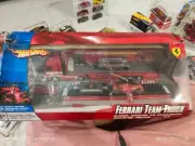 Hot Wheels - Ferrari Team Truck Formula One F1 - Hauler
