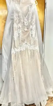 David's Bridal plus size wedding dresses size 16 (Unworn)