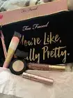 Too Faced One hot mana Makeup Bag / Kit